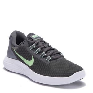 Nike Lunarconverge Running Sneaker